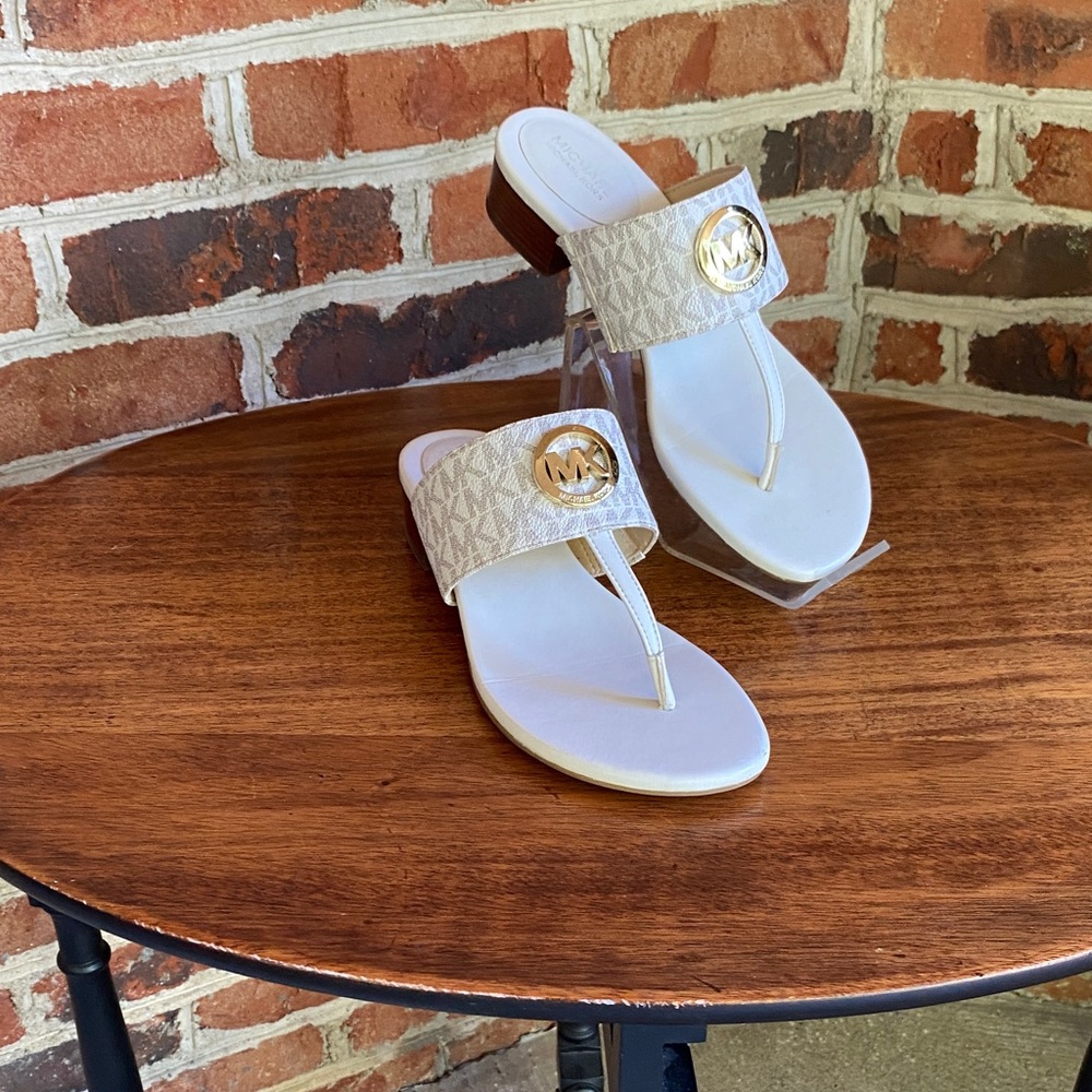 Michael Kors Ireland thong, size 8, good preloved condition